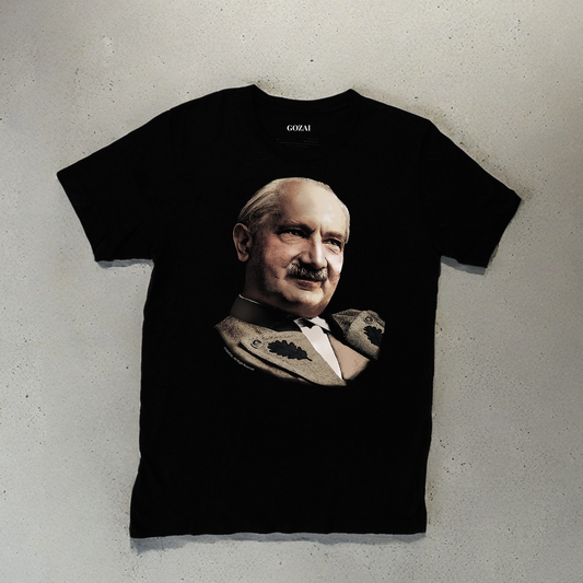 Made with a comfy 90% cotton, 10% polyester blend, this vintage-style black heather tee is perfect for everyday wear. Expertly printed ColorHalftone design featuring Martin Heidegger. Available in XS-3XL for a perfect fit.